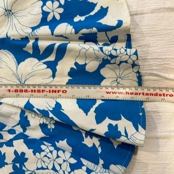 Le Chateau - LIKE NEW - blue and white soft cotton floral  skirt. Size 5/6 - Picture 7 of 8